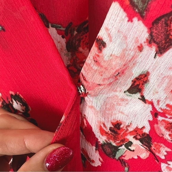 Kut from the Kloth NWOT Jenalee Surplice Blouse, Red M - Floral, Faux Wrap - Picture 6 of 11
